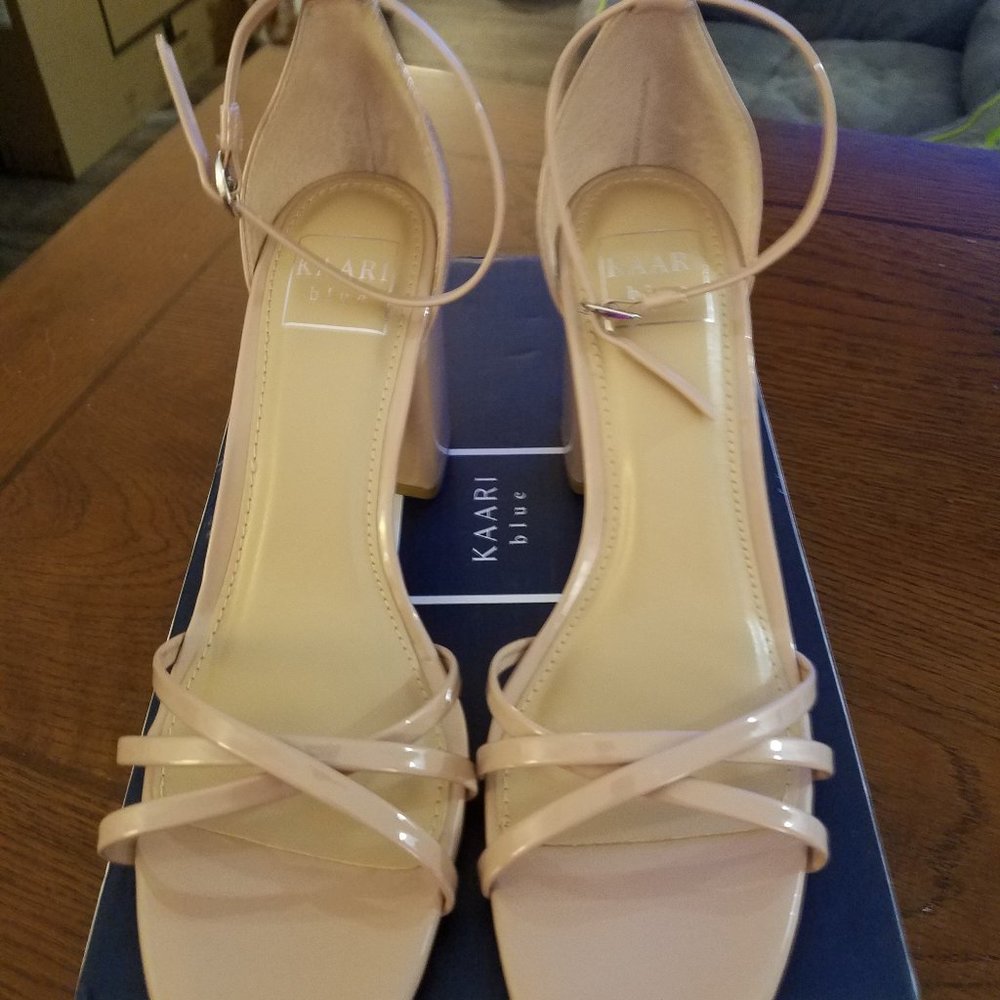 Kaari Blue   Dana  LT Blush Sandals SZ 8 NWBX